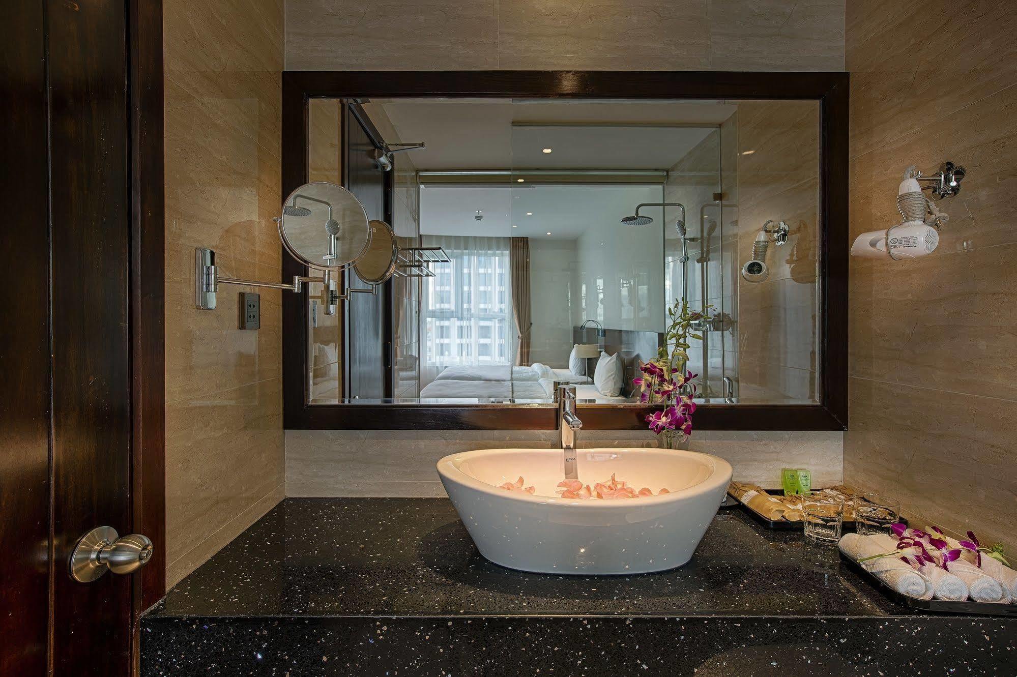 Sofia Suite Hotel Danang Eksteriør bilde